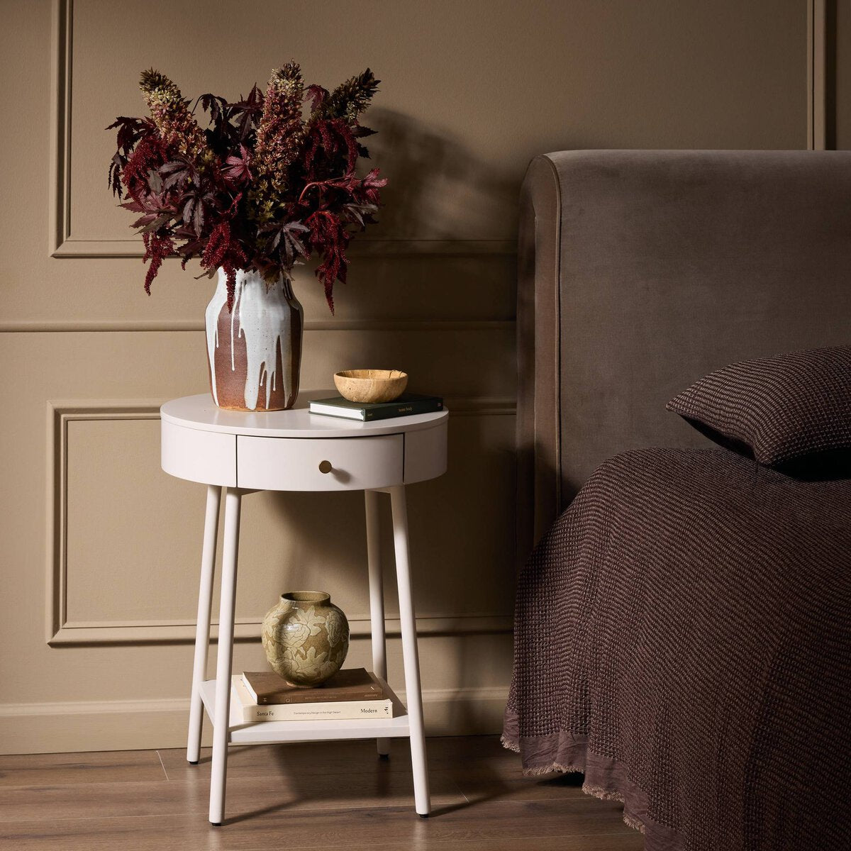 Vaughn 20" Nightstand - Alabaster