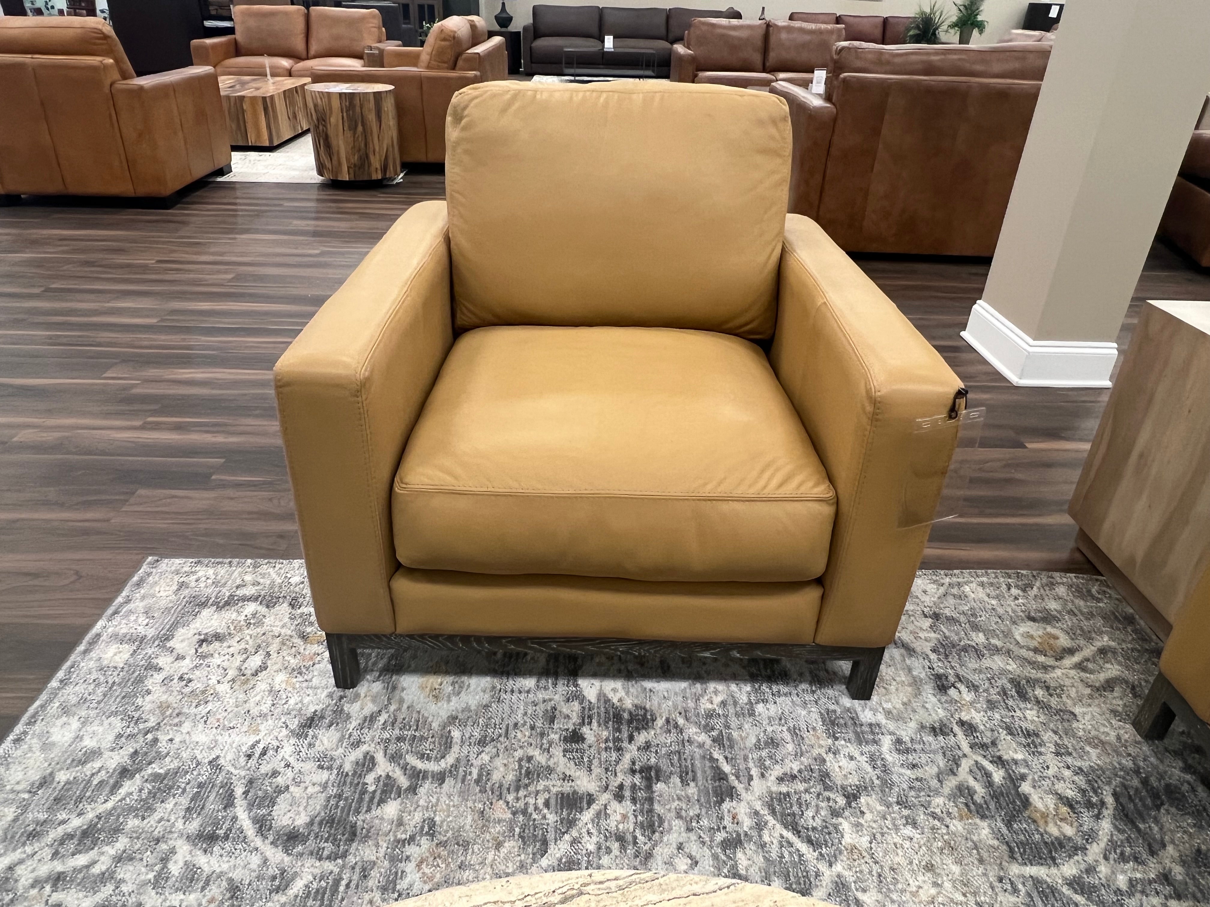 Clarksdale 32" Top Grain Leather Chair - Berkshire Chamois