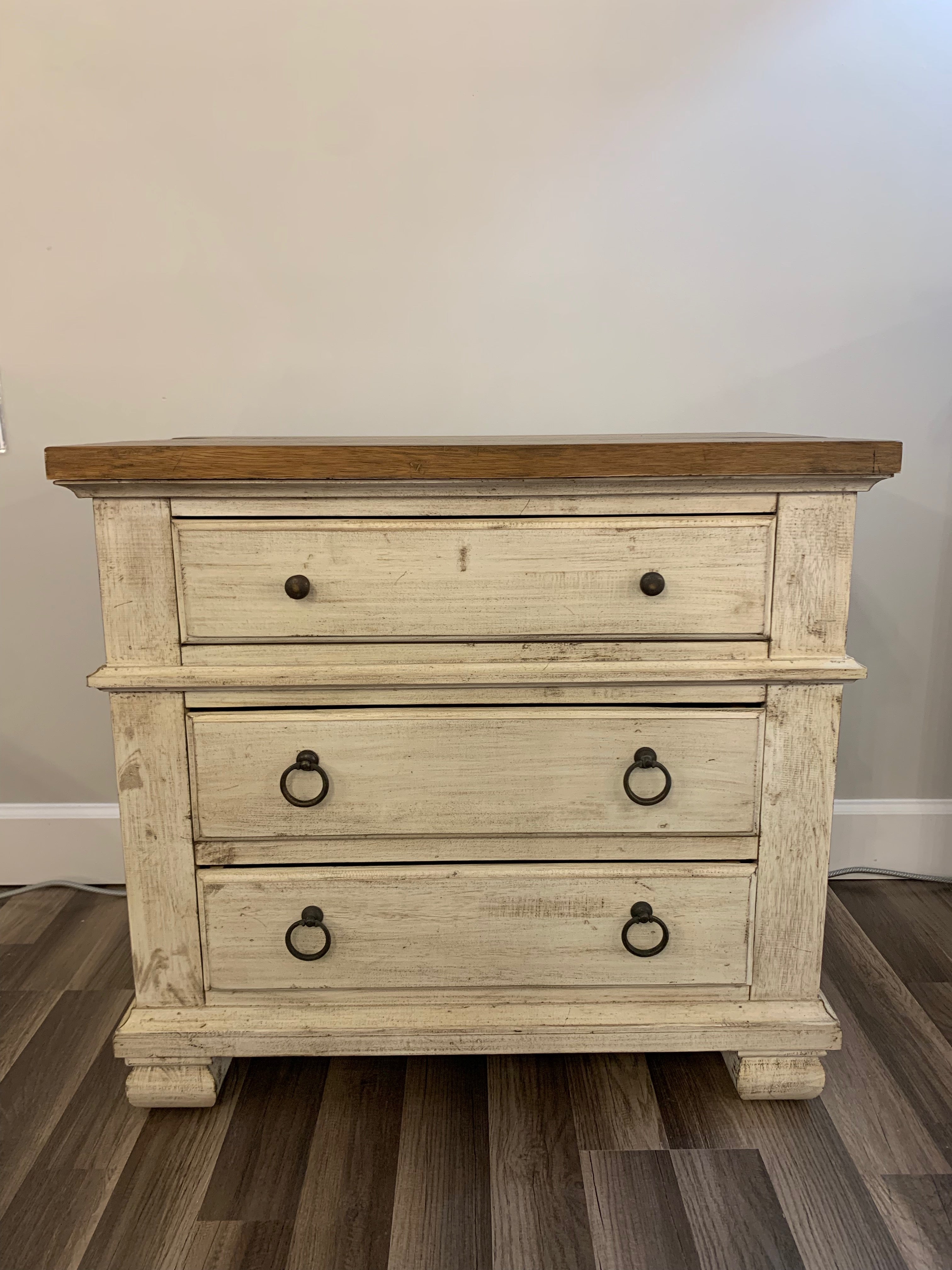 Savannah 32" Mahogany 3 Drawer Nightstand - Vintage Cream + Driftwood