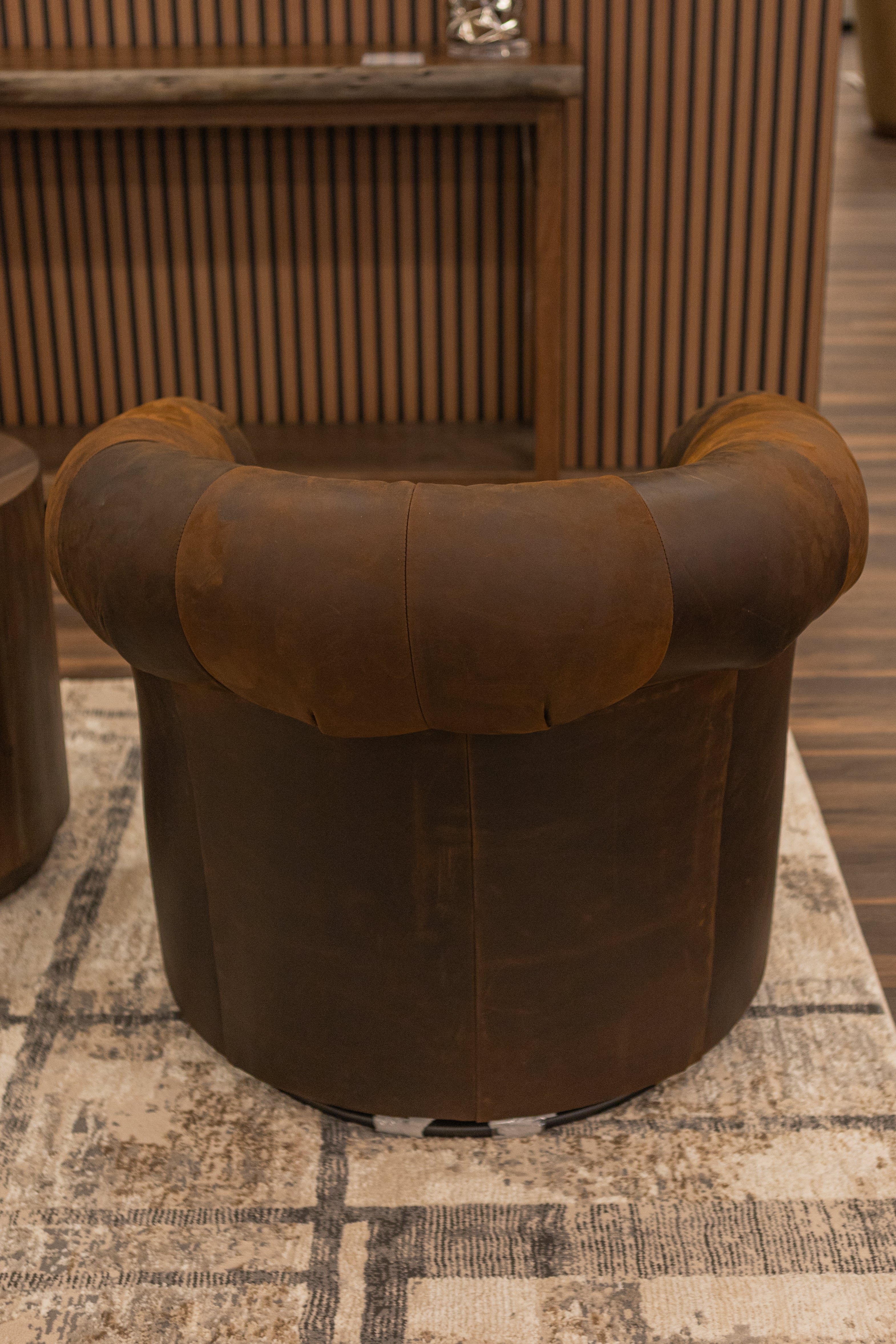 Rockford 36" Tufted Top Grain Leather Swivel Club Chair - Reserve Sycamore