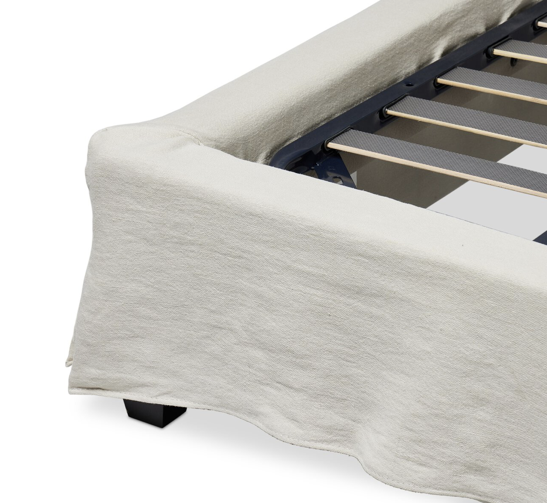 Claire 86" Slipcovered King Bed - Crisp Linen