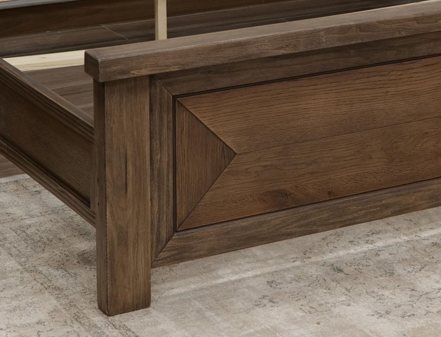 Newton Poplar Queen Bed - Warm Oak