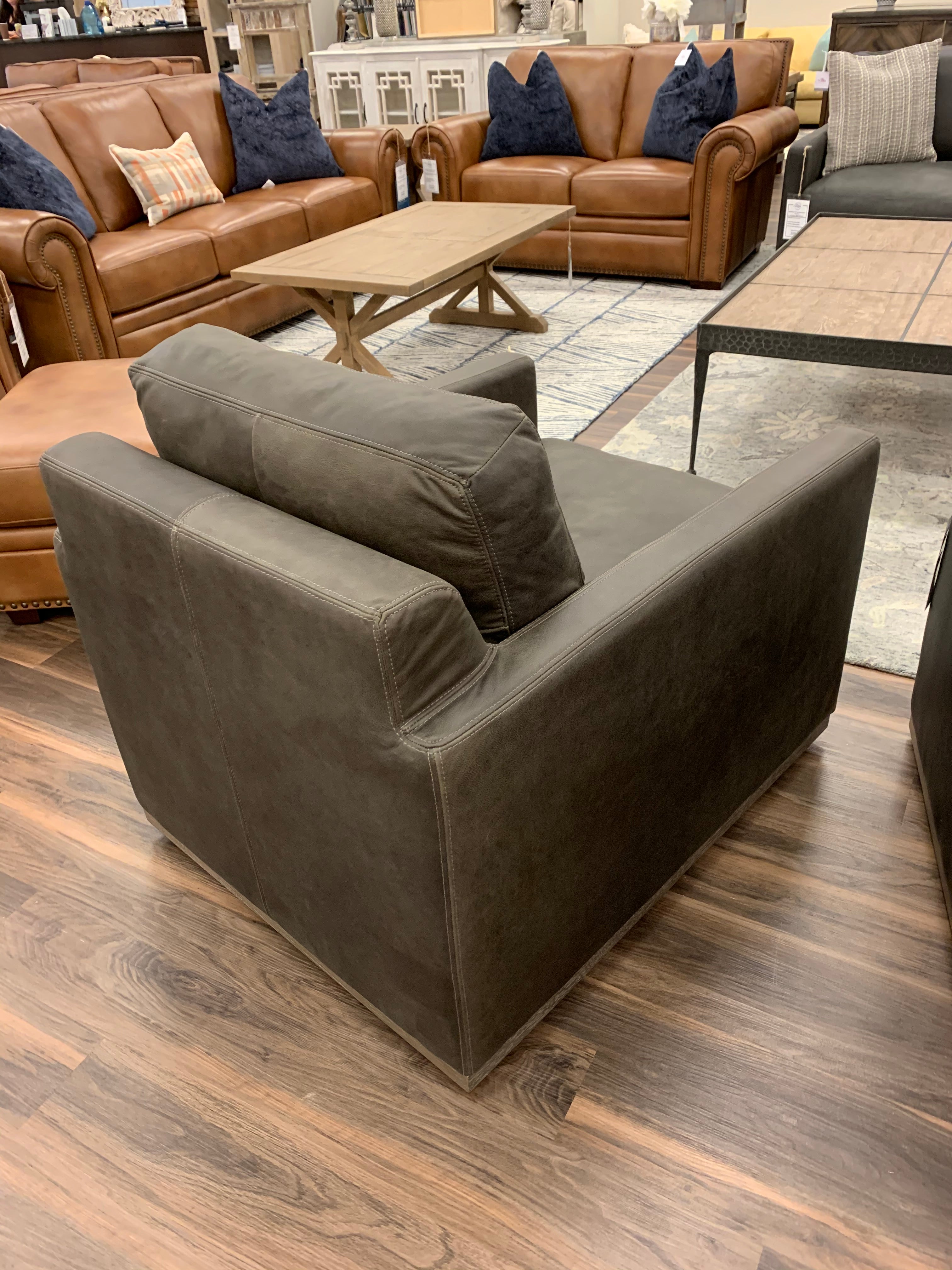 Clarksdale 32" Top Grain Leather Swivel Chair - Napa Iron