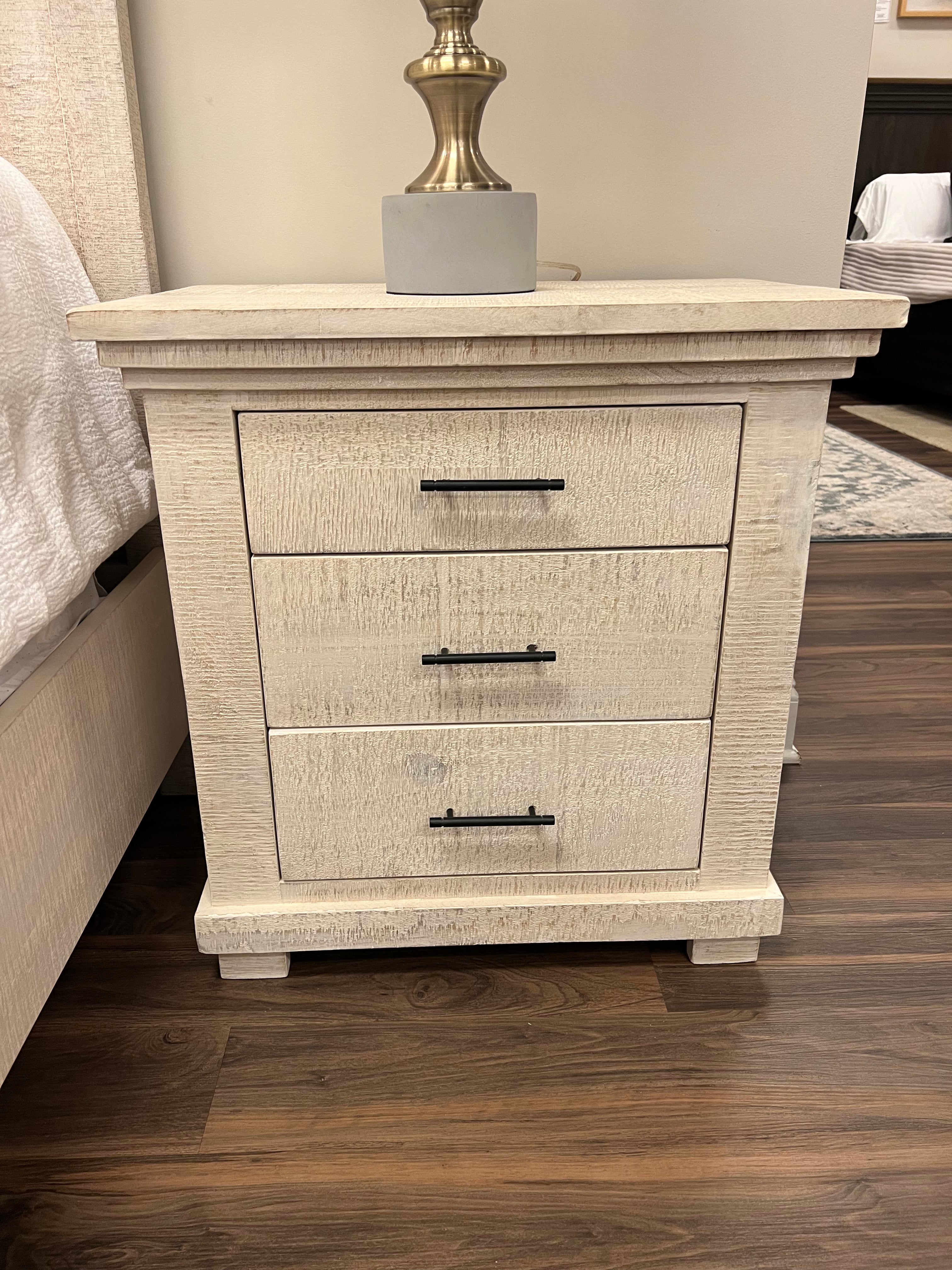 Henderson 27" 3 Drawer Nightstand - Distressed Poplar