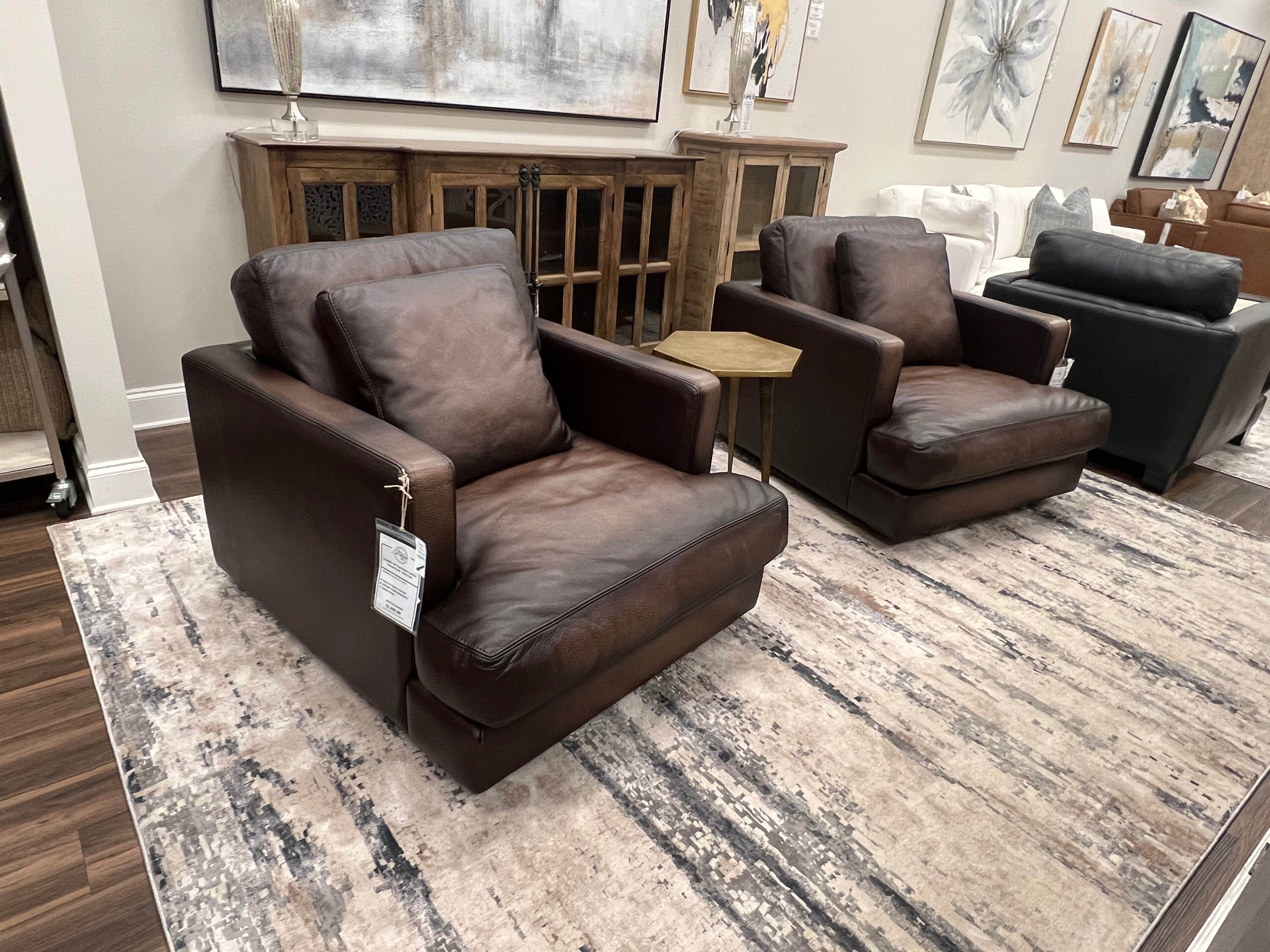 Franklin 36" Top Grain Leather Swivel Chair - Diva Oak