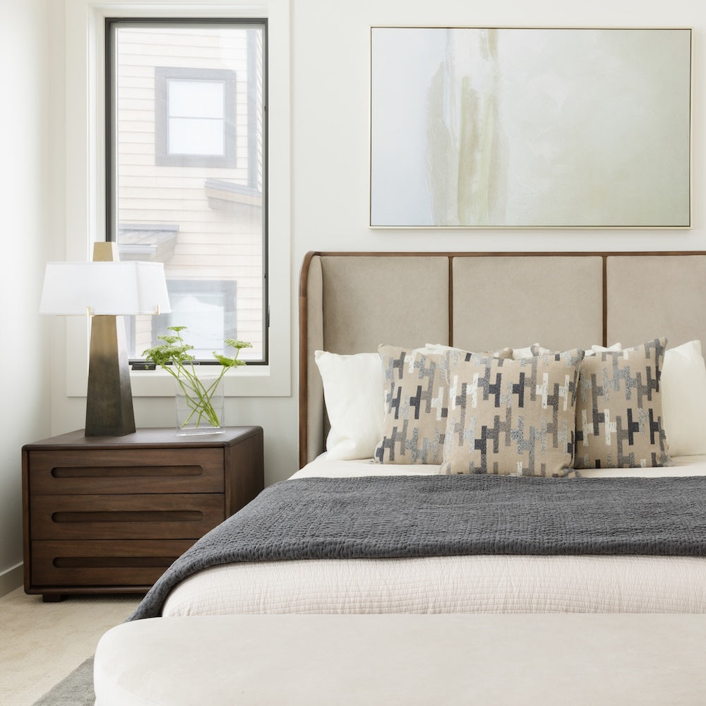 Kamryn 67" Poplar Queen Bed - Cashmere Dove