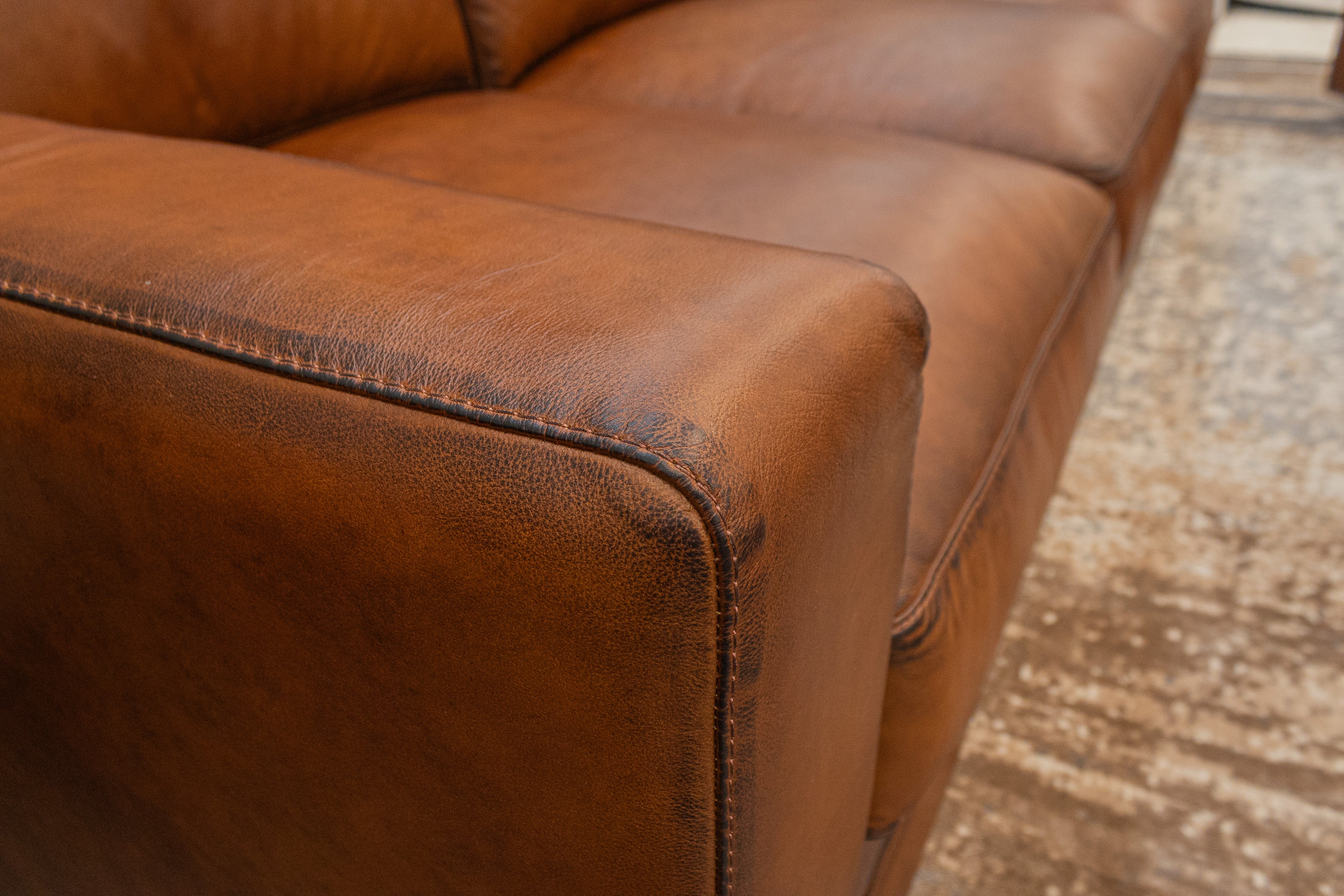 Leonardo Luxe 96" Top Grain Leather 2 Cushion Sofa - Daytona Antique