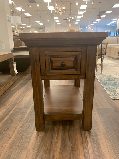 Hunter 18" Mahogany Chairside Table - Chestnut