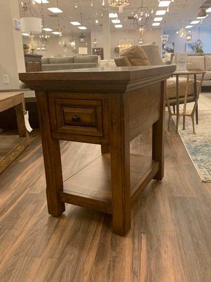 Hunter 18" Mahogany Chairside Table - Chestnut