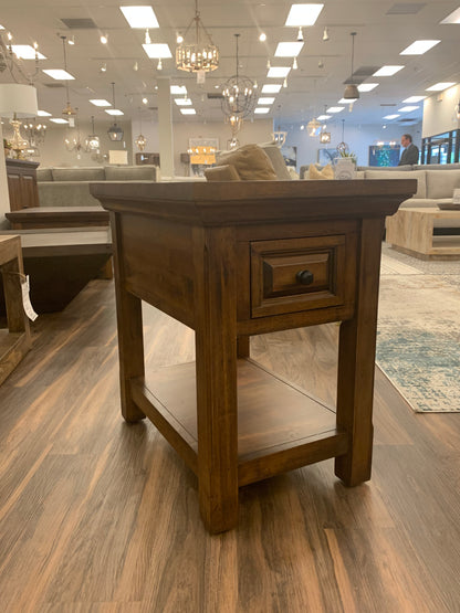 Hunter 18" Mahogany Chairside Table - Chestnut