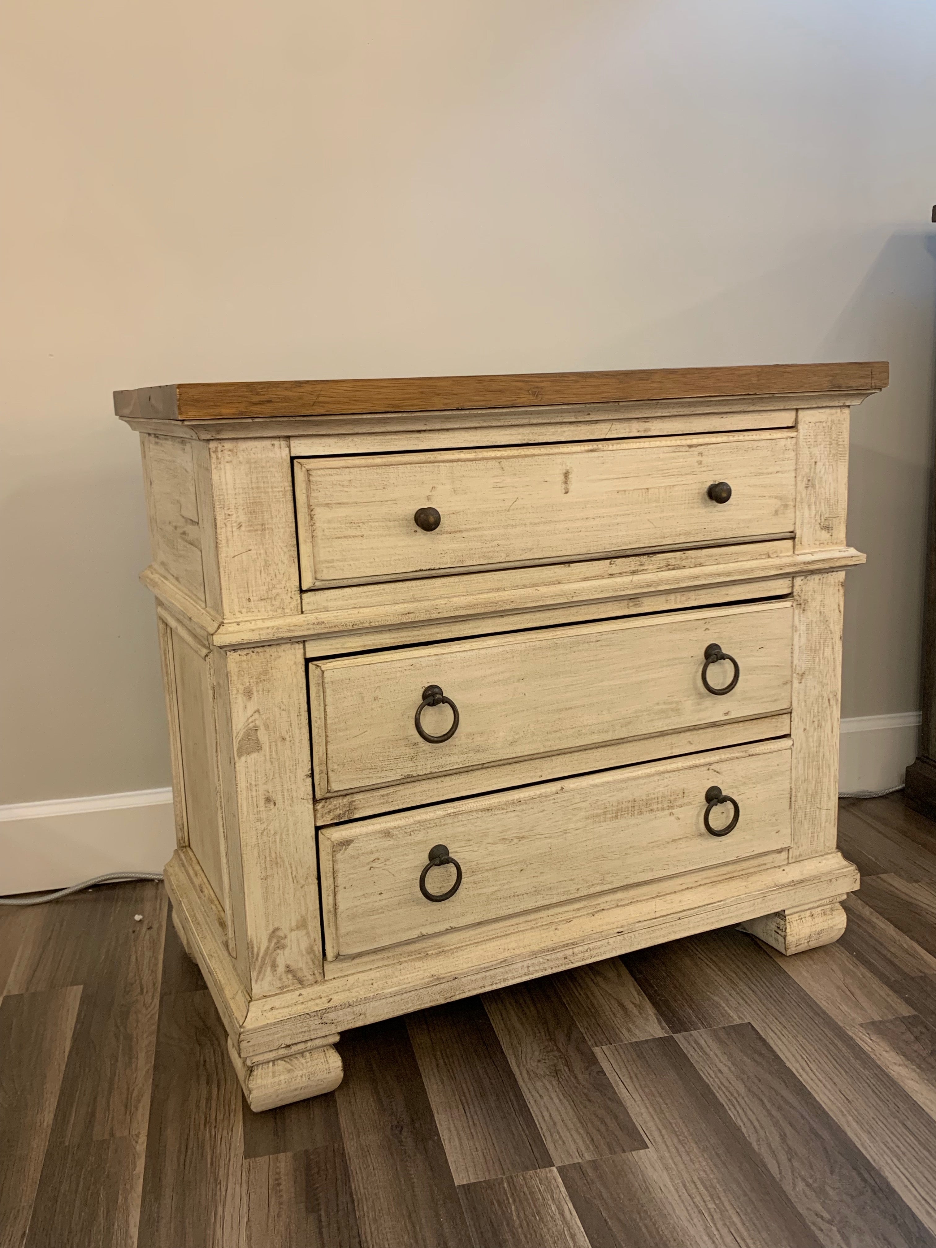 Savannah 32" Mahogany 3 Drawer Nightstand - Vintage Cream + Driftwood
