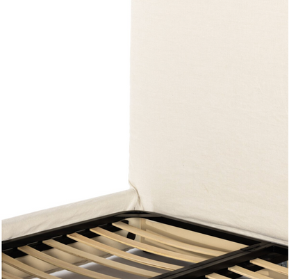 Darla 67" Slipcovered Queen Bed - Natural