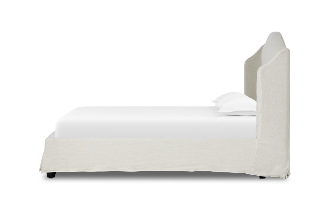 Claire 86" Slipcovered King Bed - Crisp Linen
