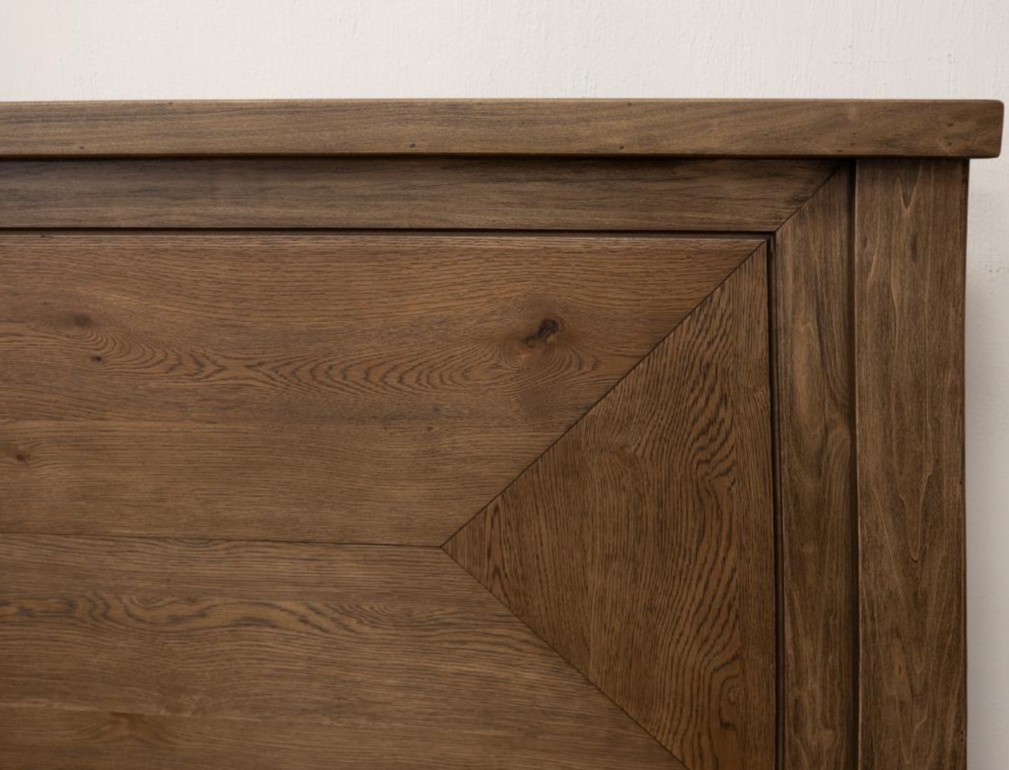 Newton Poplar Queen Bed - Warm Oak