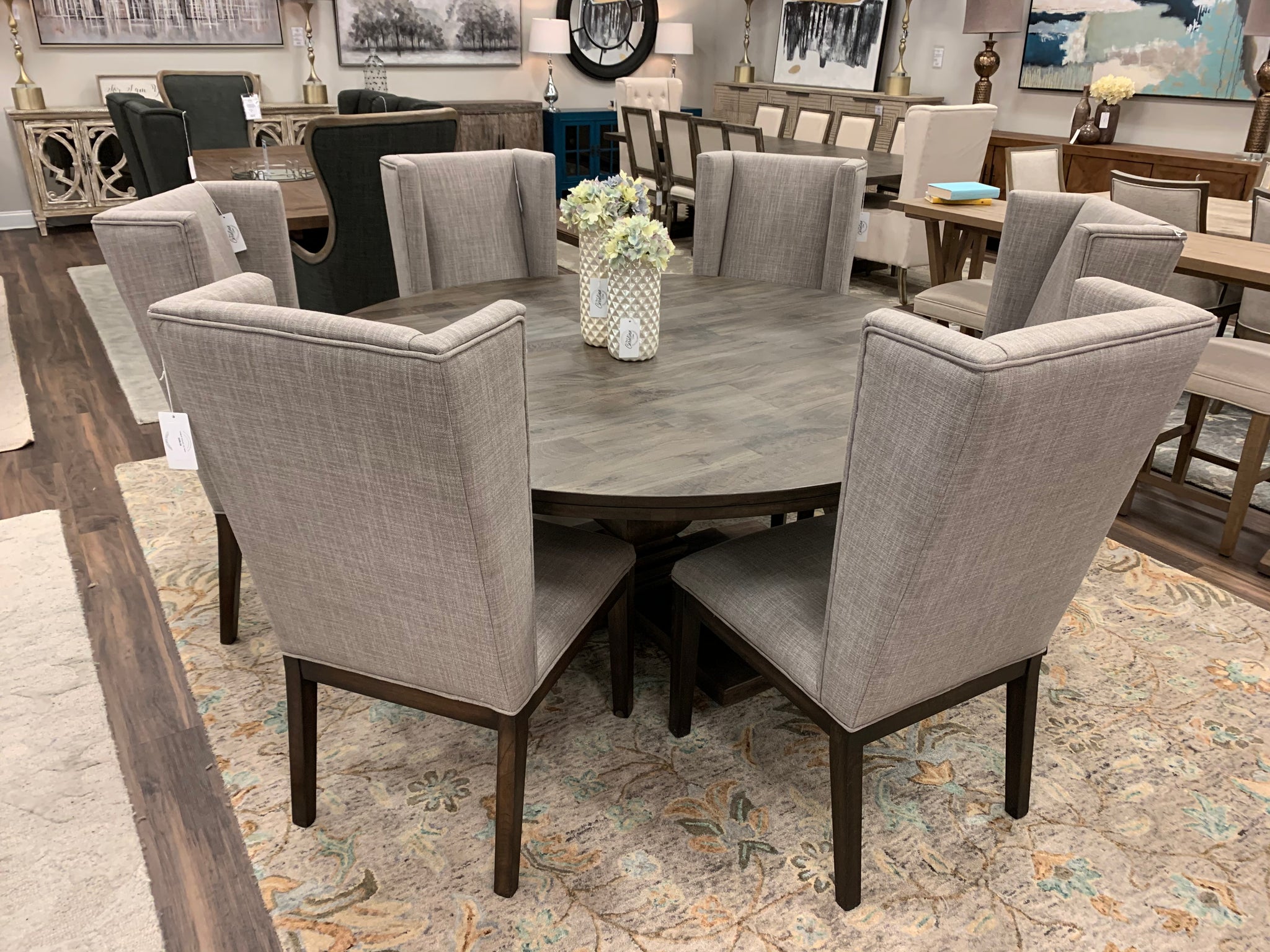 circle dining room tables