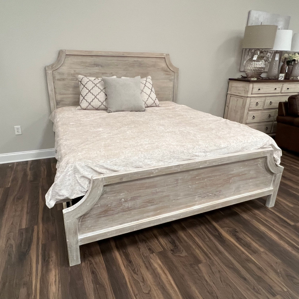 Sophia Queen Bed - Washed Blanca