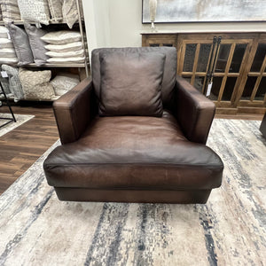 Franklin 36" Top Grain Leather Swivel Chair - Diva Oak